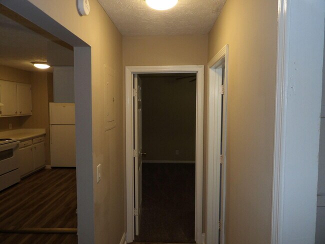 Building Photo - 139 Lawrence St