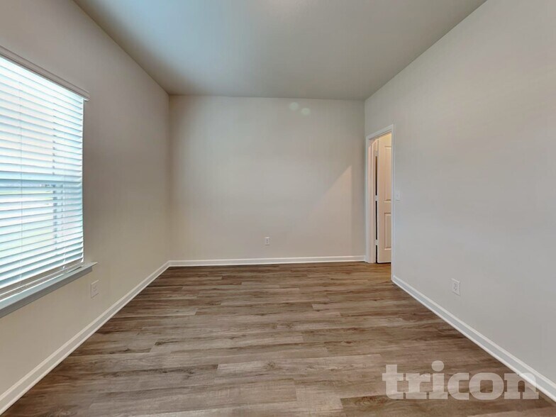 Building Photo - 1250 Fendt Dr