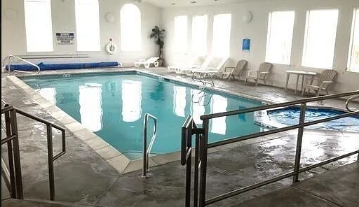 Access to pool - 877 Capital Ave