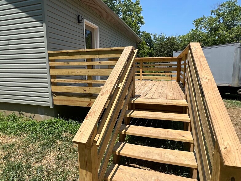 Building Photo - 3912 Meadow Ln
