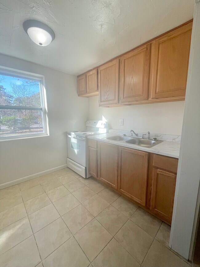 Building Photo - 2584 Virginia Beach Blvd