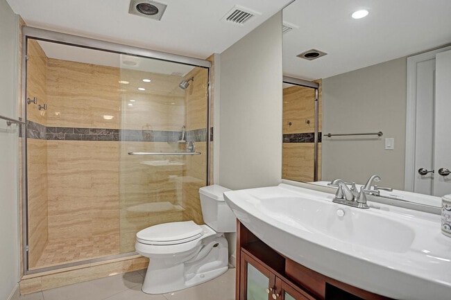 Building Photo - 2000 S Ocean Dr