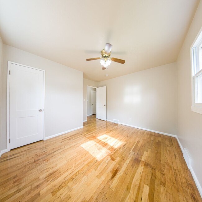 Building Photo - Updated 2-Bedroom, 1-Bath with Large Backyard