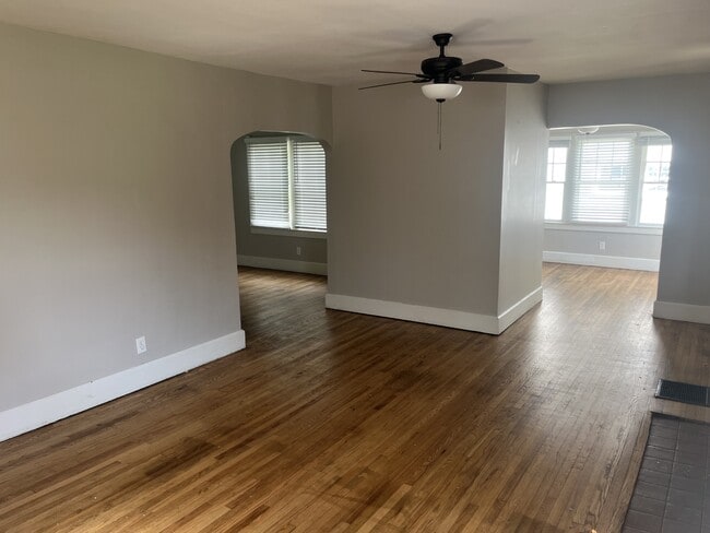 Building Photo - 370 Terrace Dr