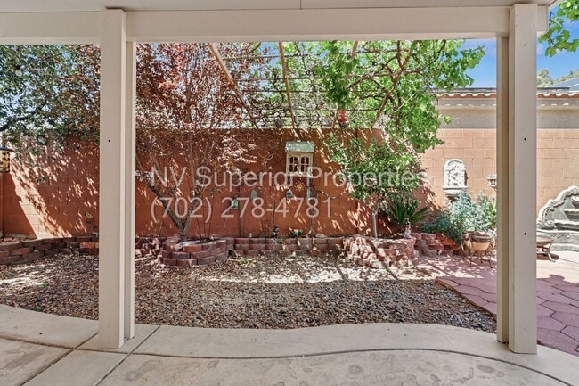 Building Photo - NW!! 4 Bedrooms!!! All Tile and Pergo flooring T/O!! NO Carpet!!! Low Maintenance Desert landscap...