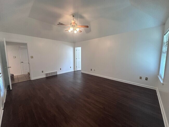 Building Photo - 8305 Crimson Creek Dr