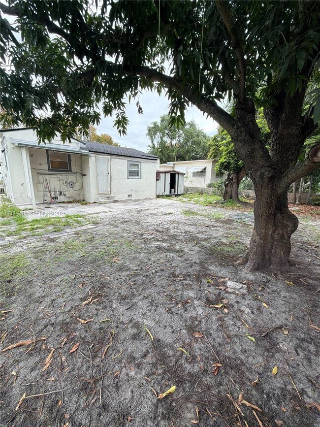 Building Photo - 1026 NW 50th St