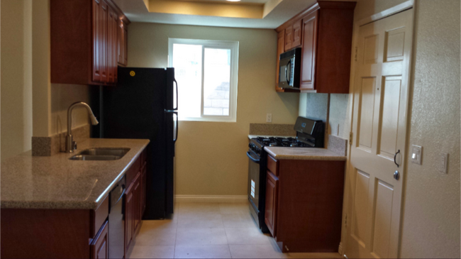 Building Photo - 2228 Garnet Ave