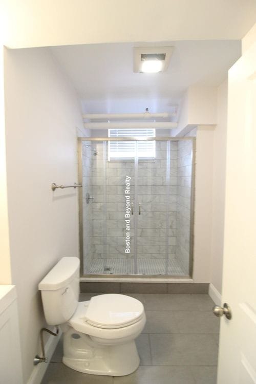 Building Photo - 95 Park Dr