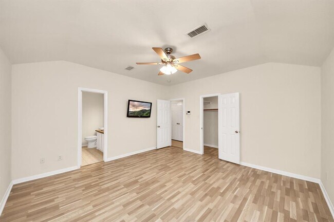 Building Photo - 3211 Crestbridge Ln