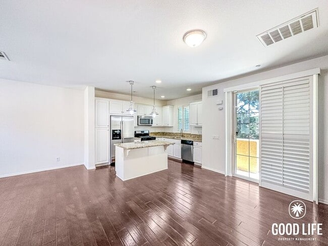 Building Photo - 1823 Peach Ct