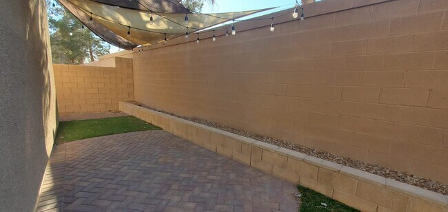Building Photo - 6221 Joaquin Hills Ct