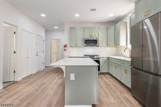 Building Photo - 64 Grace St