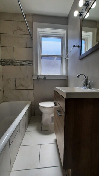 Building Photo - 1003 Art Hill Pl