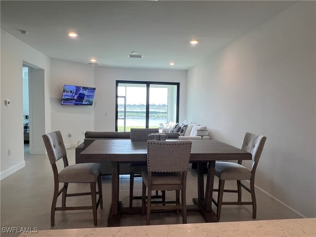 Building Photo - 6426 Memorial Ln