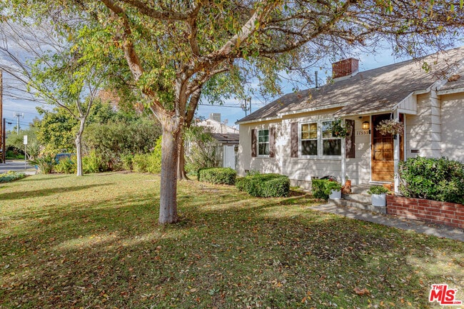 Primary Photo - 11557 Cumpston St