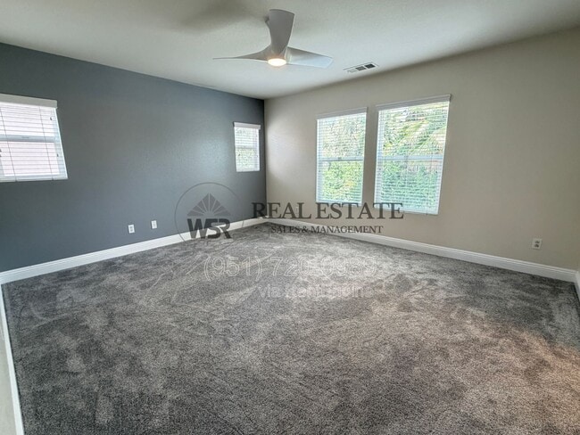 Building Photo - 5798 Mapleview Dr