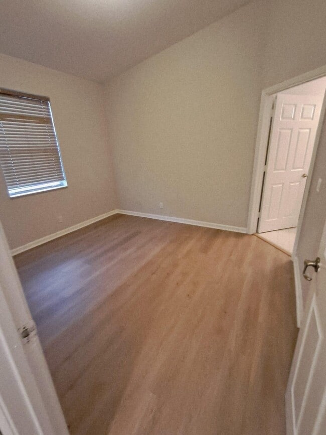 Building Photo - 3039 Laurel Ridge Cir