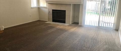 Building Photo - 8811 Rollingbay Dr