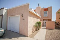 Building Photo - 1703 Villa Santos Cir
