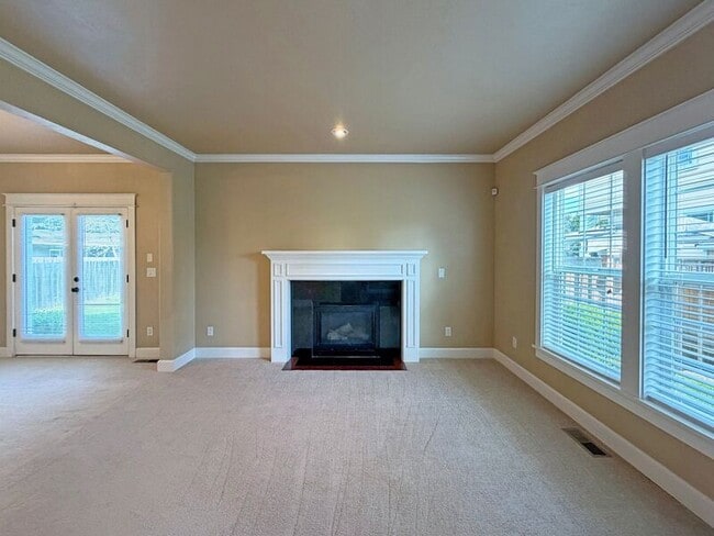 Building Photo - 520 Honeysuckle Ln