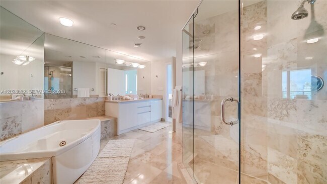 Building Photo - 1455 Ocean Dr