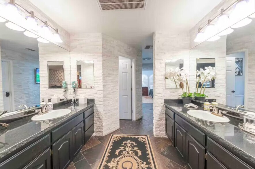 Master Vanities to Toilet Room & Shower - 3160 Belcastro St