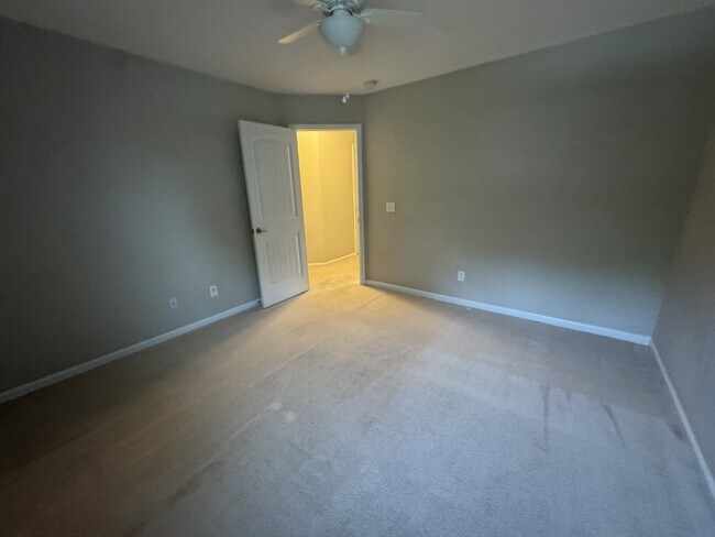 Building Photo - 139 Tahoe Dr