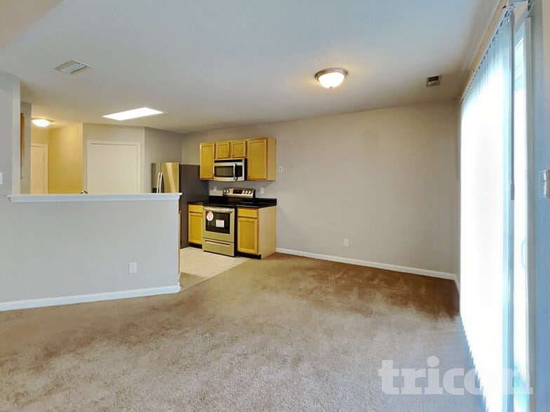 Building Photo - 6750 Kinnerton Dr