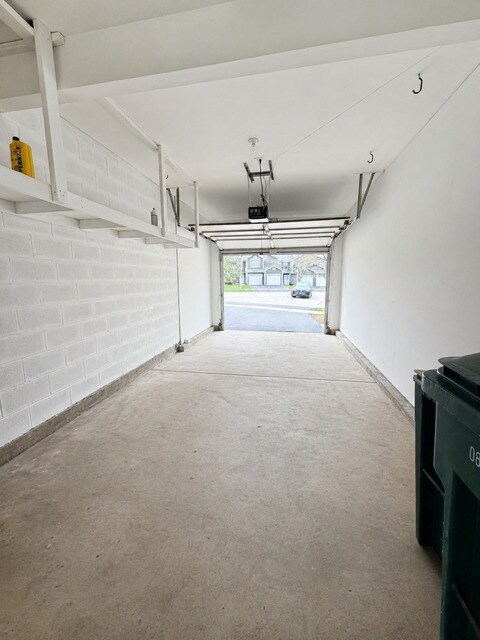 Building Photo - 522 Peebles Ct