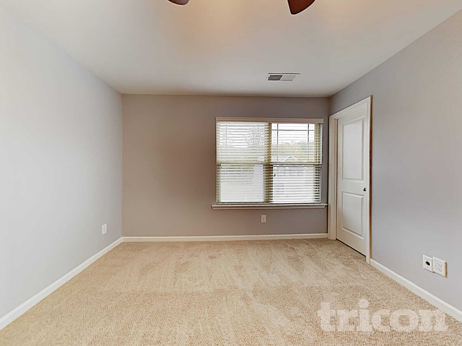 Building Photo - 3323 Lowland Dr