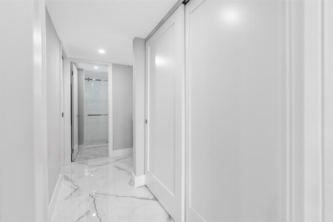 Building Photo - 777 Bayshore Dr