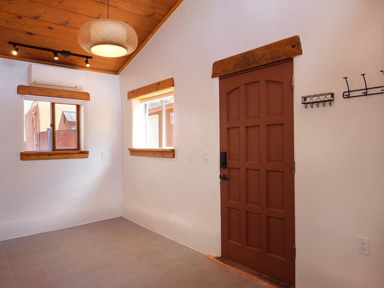 Building Photo - 731 Montez Pl