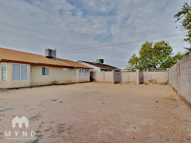 Building Photo - 6642 W Pima St