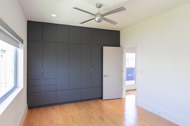 Building Photo - 5301 Chenevert St