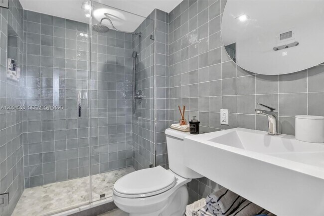 Building Photo - 2780 NE 183rd St