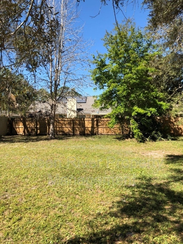 Building Photo - 6106 Pine Ave