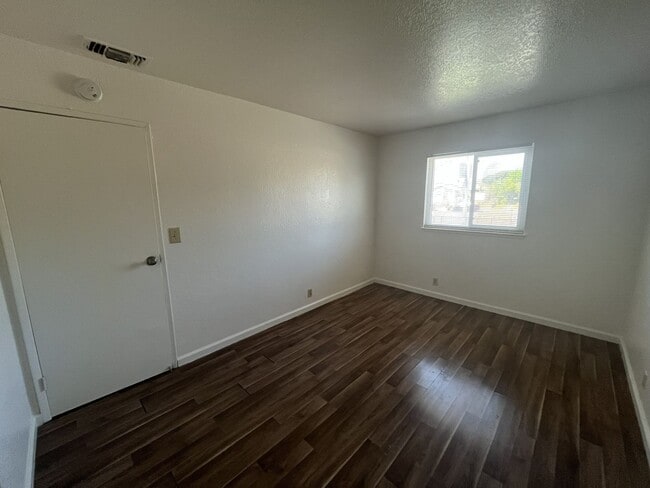 Building Photo - SAC T 2856