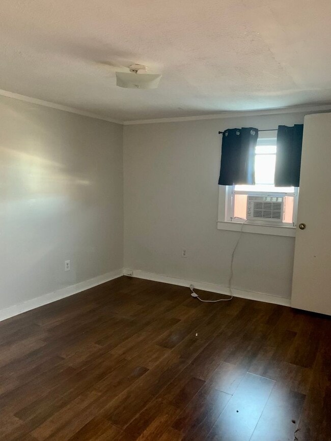 Building Photo - Coming Soon! Cute Home with Water View. Wa...