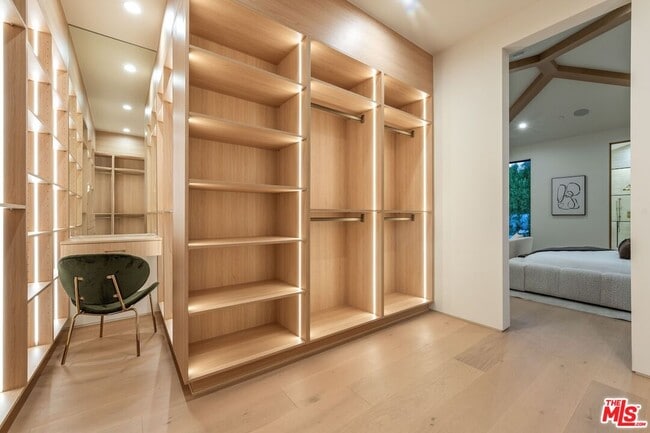 Building Photo - 14647 Morrison St