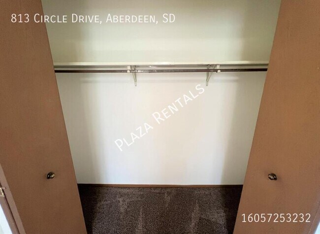Building Photo - 307 11th Ave NW