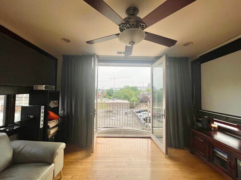 Building Photo - 4540 Lindell Blvd