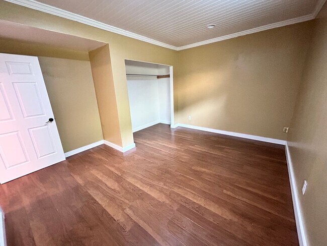 Building Photo - Spacious West Hill Gem – 4 Bed, 3 Bath with Stunning Layout and Modern Comforts