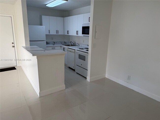 Building Photo - 10773 Cleary Blvd