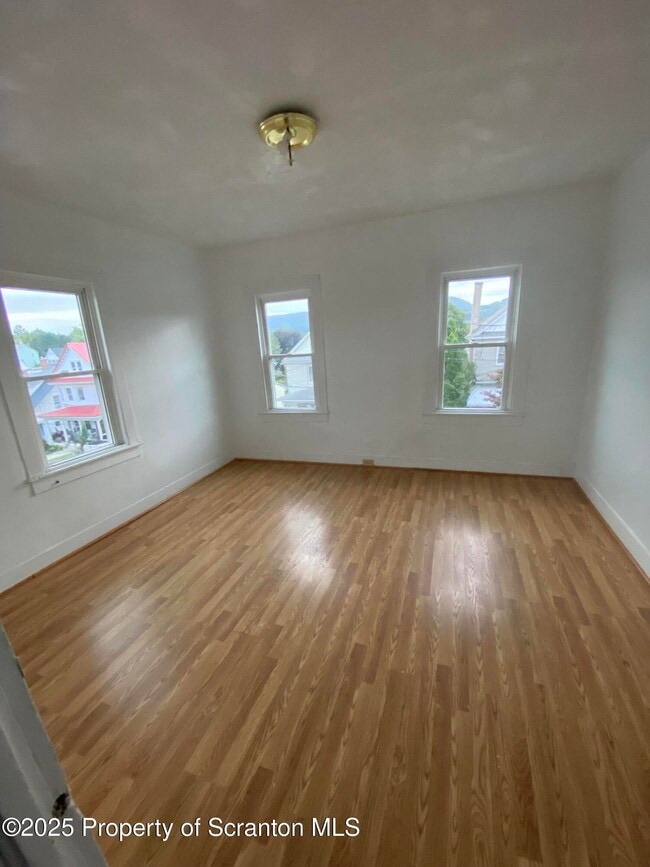 Building Photo - 2120 Belmont Terrace