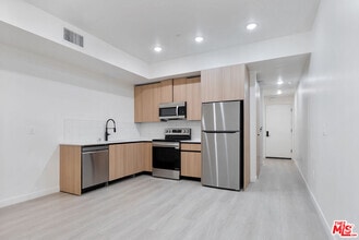 Building Photo - 1124 Normandie Ave
