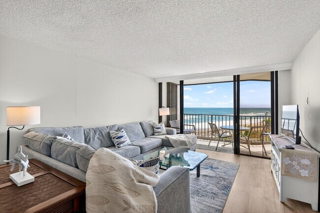Building Photo - 9650 S Ocean Dr