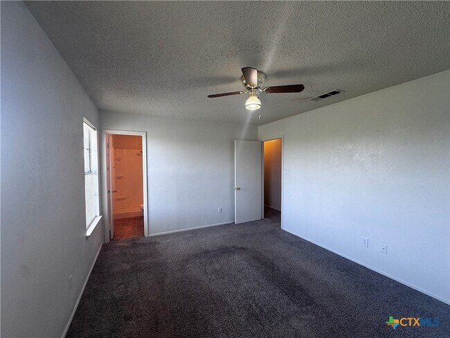 Building Photo - 1613 Bobby Lee Dr