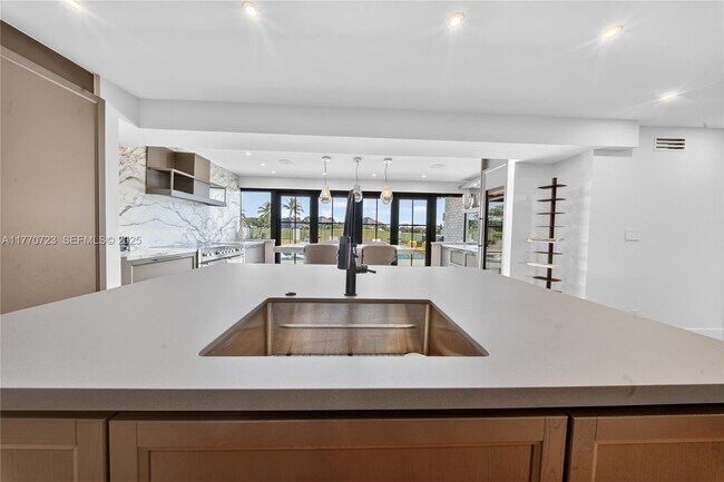 Building Photo - 4312 NE 22nd Ave