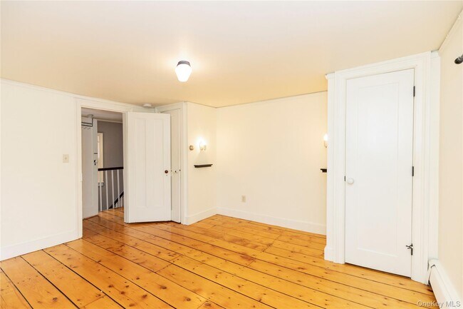 Building Photo - 26 Center St